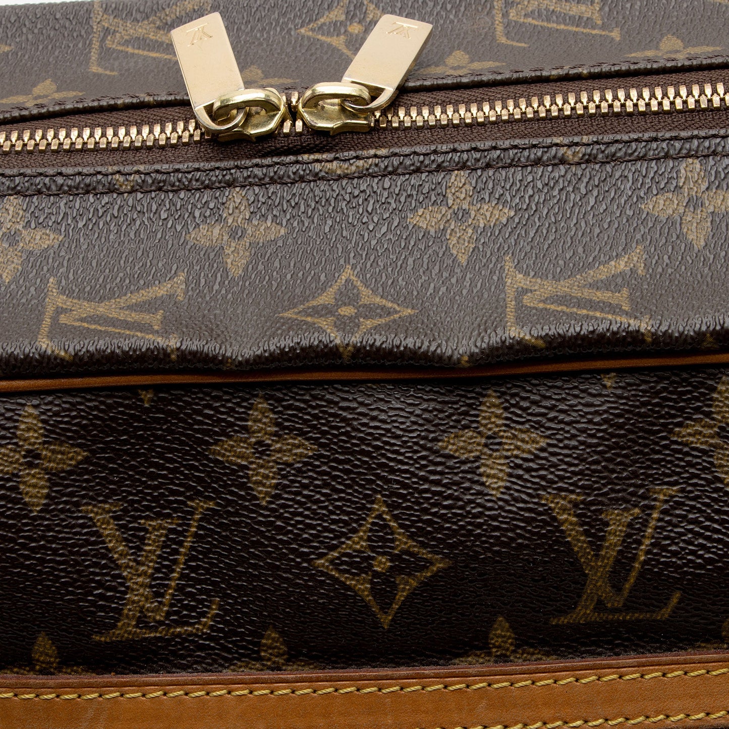 Louis Vuitton Vintage Monogram Canvas Cite GM Shoulder Bag (SHF-gi3mil)