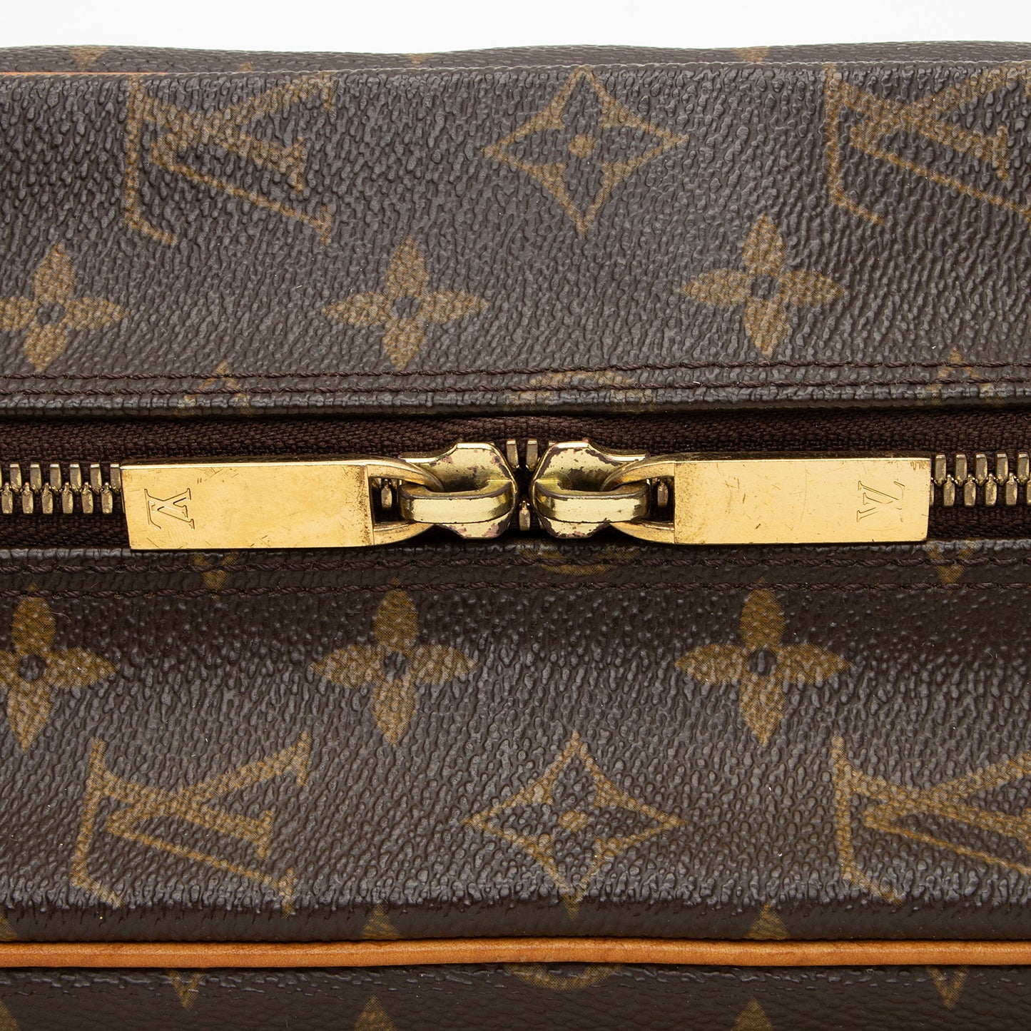 Louis Vuitton Vintage Monogram Canvas Cite GM Shoulder Bag (SHF-SIlMet)