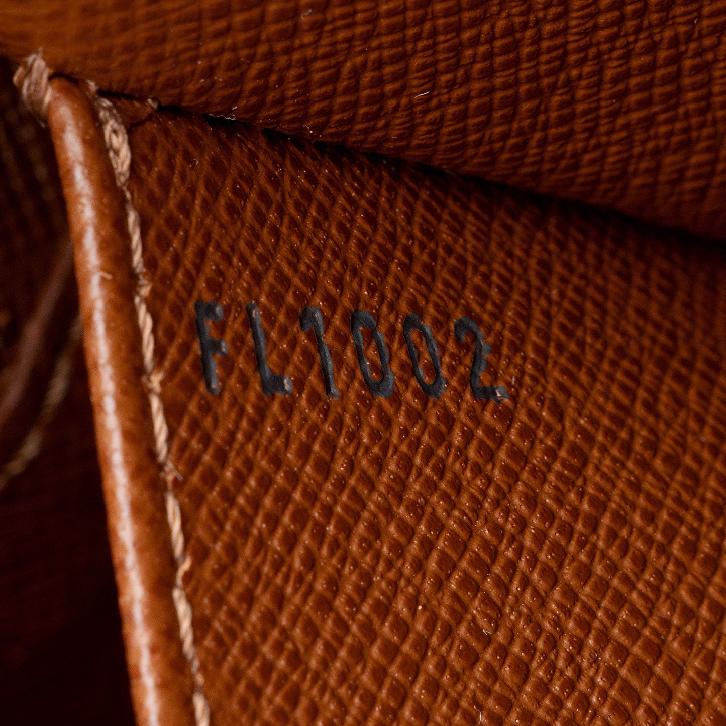 Louis Vuitton Vintage Monogram Canvas Cite MM Shoulder Bag (SHF-Tfnig4)