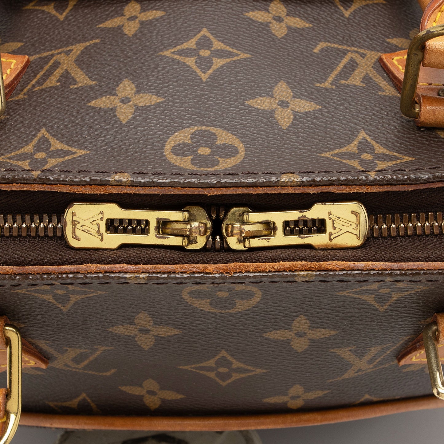Louis Vuitton Vintage Monogram Canvas Ellipse MM Satchel (SHF-Q5YnDH)