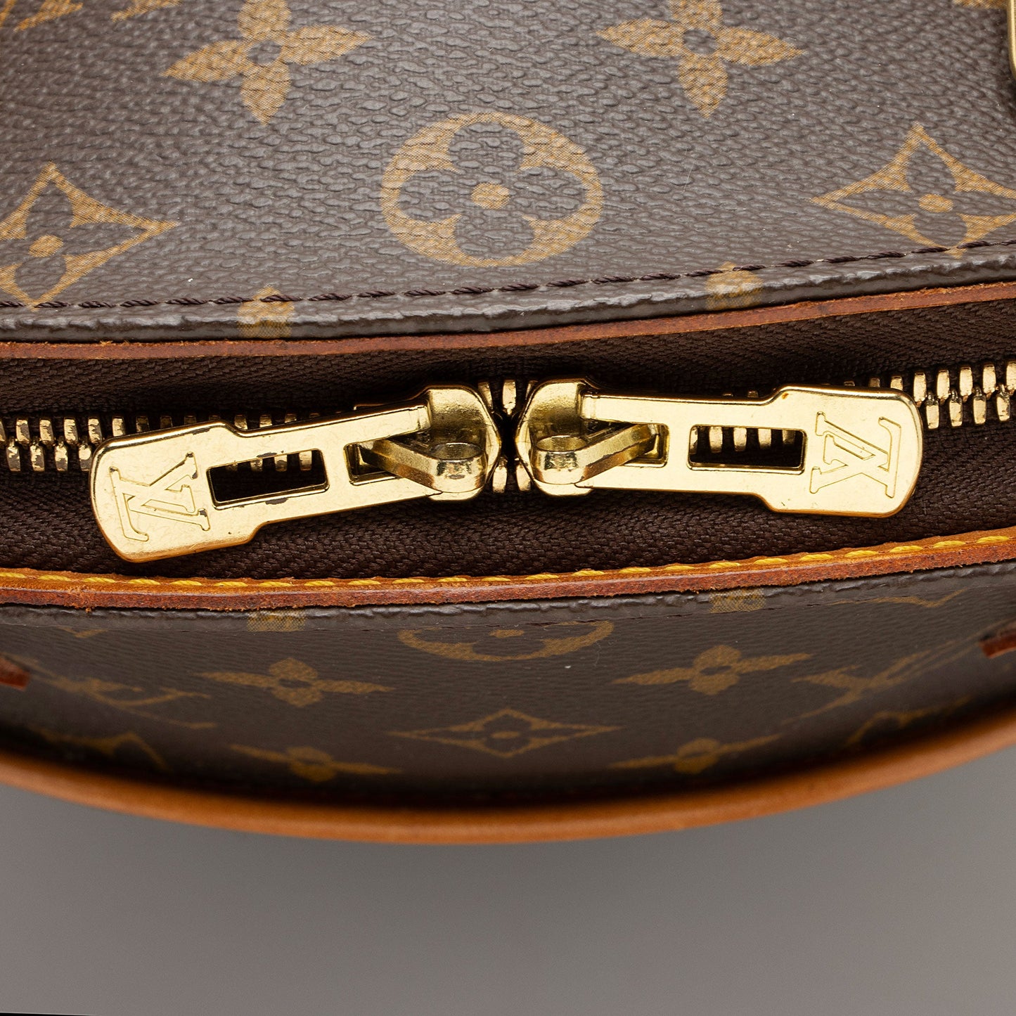 Louis Vuitton Vintage Monogram Canvas Ellipse MM Satchel (SHF-HHfKvA)