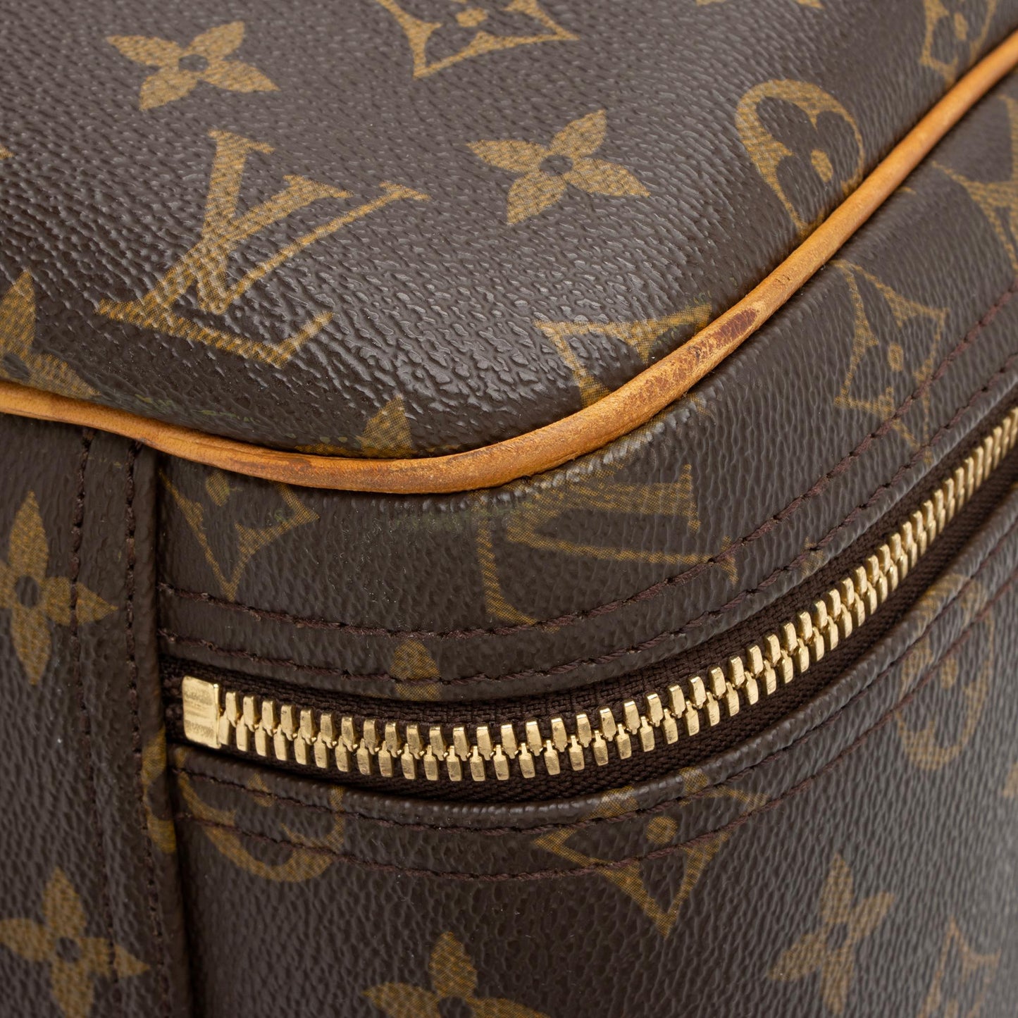 Louis Vuitton Vintage Monogram Canvas Excursion Tote (SHF-23539)