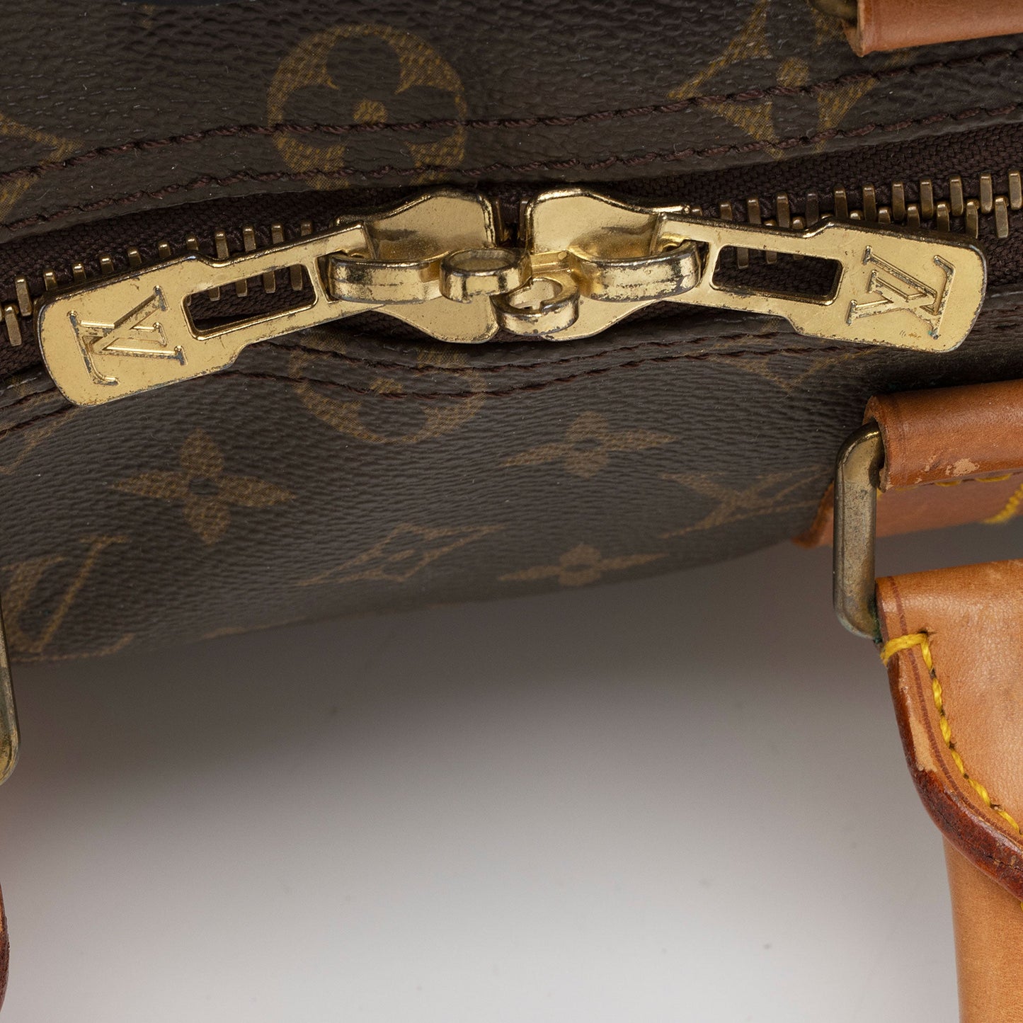 Louis Vuitton Vintage Monogram Canvas Keepall 45 Duffle Bag (SHF-KoU1ul)