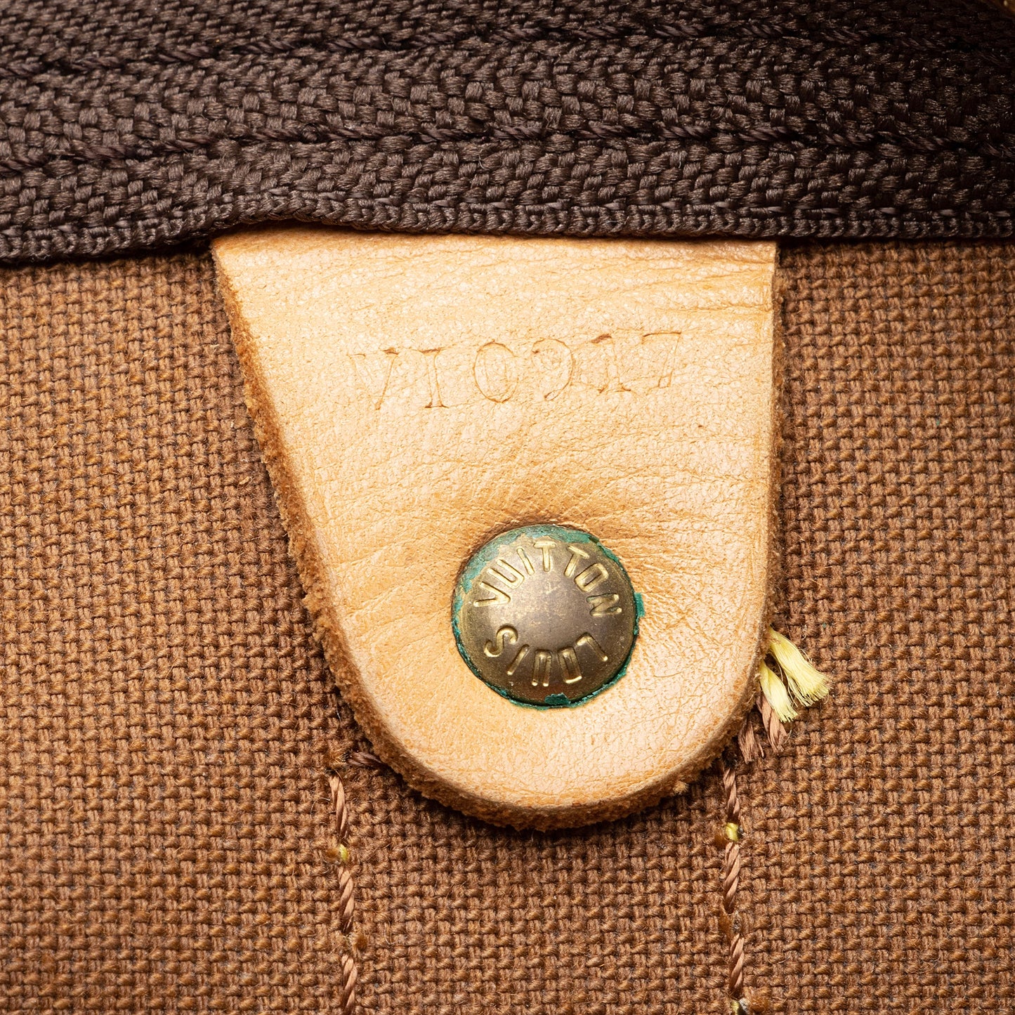 Louis Vuitton Vintage Monogram Canvas Keepall Bandouliere 55 Duffle Bag (SHF-22615)