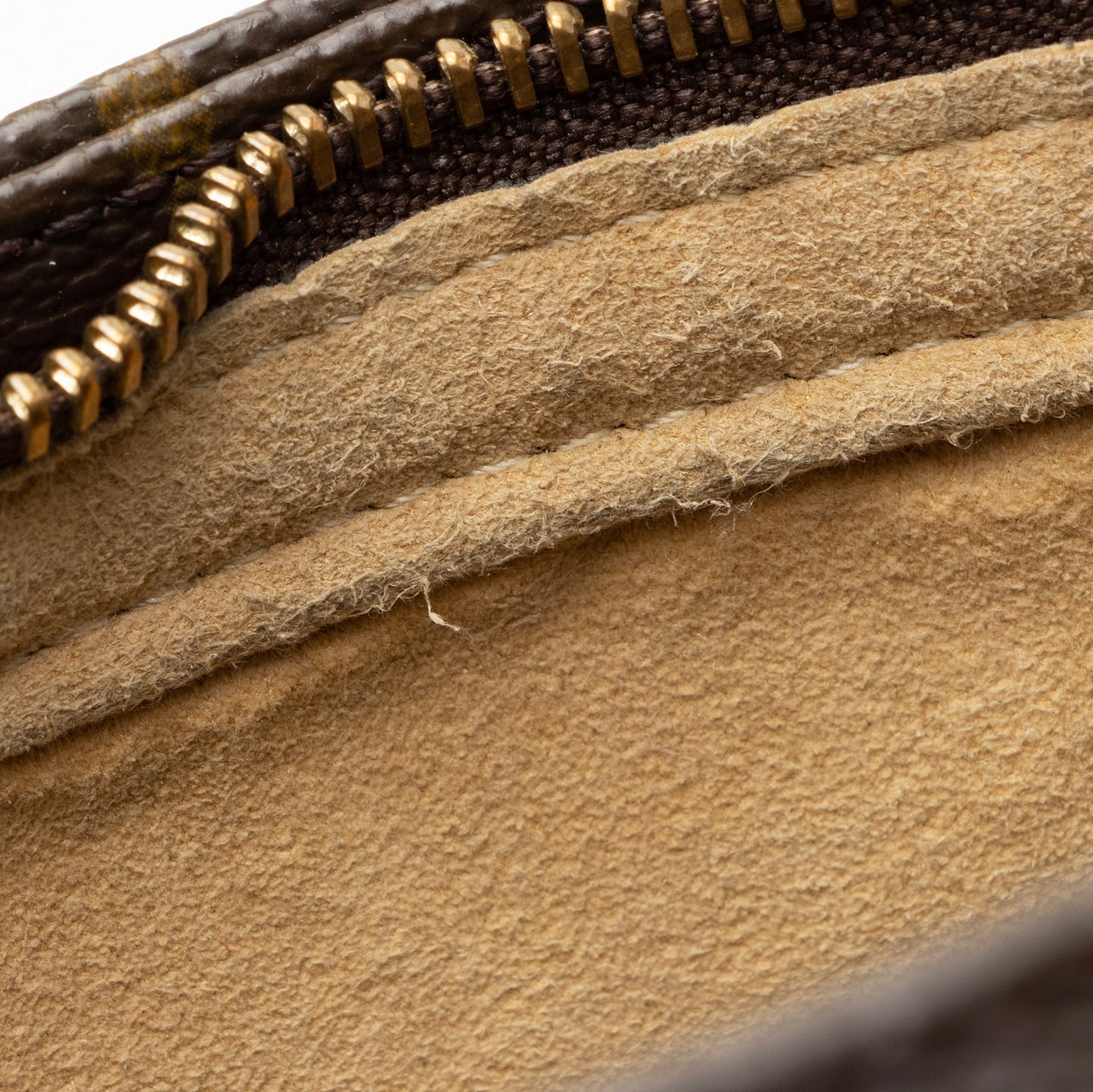 Louis Vuitton Vintage Monogram Canvas Looping GM Shoulder Bag (SHF-22709)