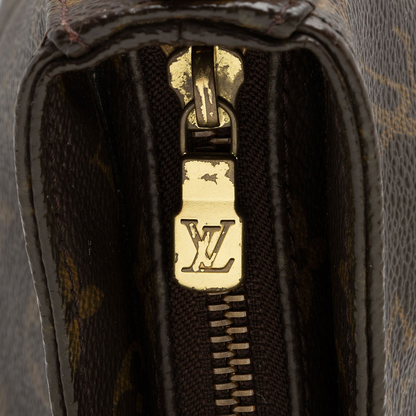 Louis Vuitton Vintage Monogram Canvas Looping GM Shoulder Bag (SHF-D9rKec)