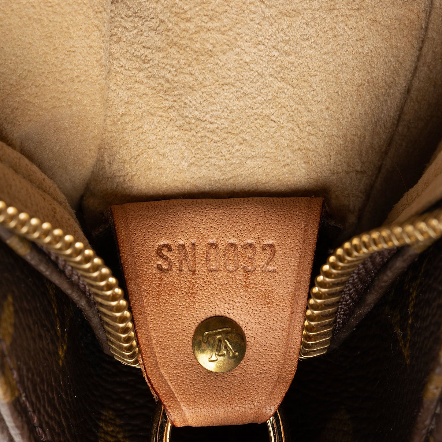 Louis Vuitton Vintage Monogram Canvas Looping GM Shoulder Bag (SHF-NGML36)