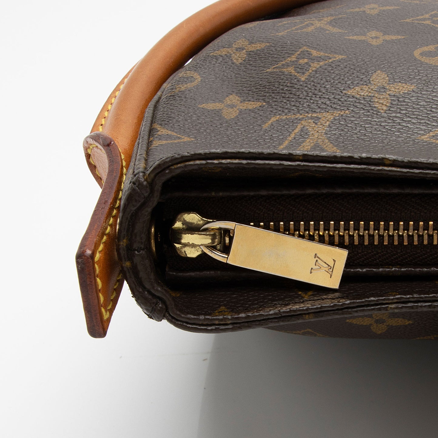 Louis Vuitton Vintage Monogram Canvas Looping MM Shoulder Bag (SHF-2H9qKf)