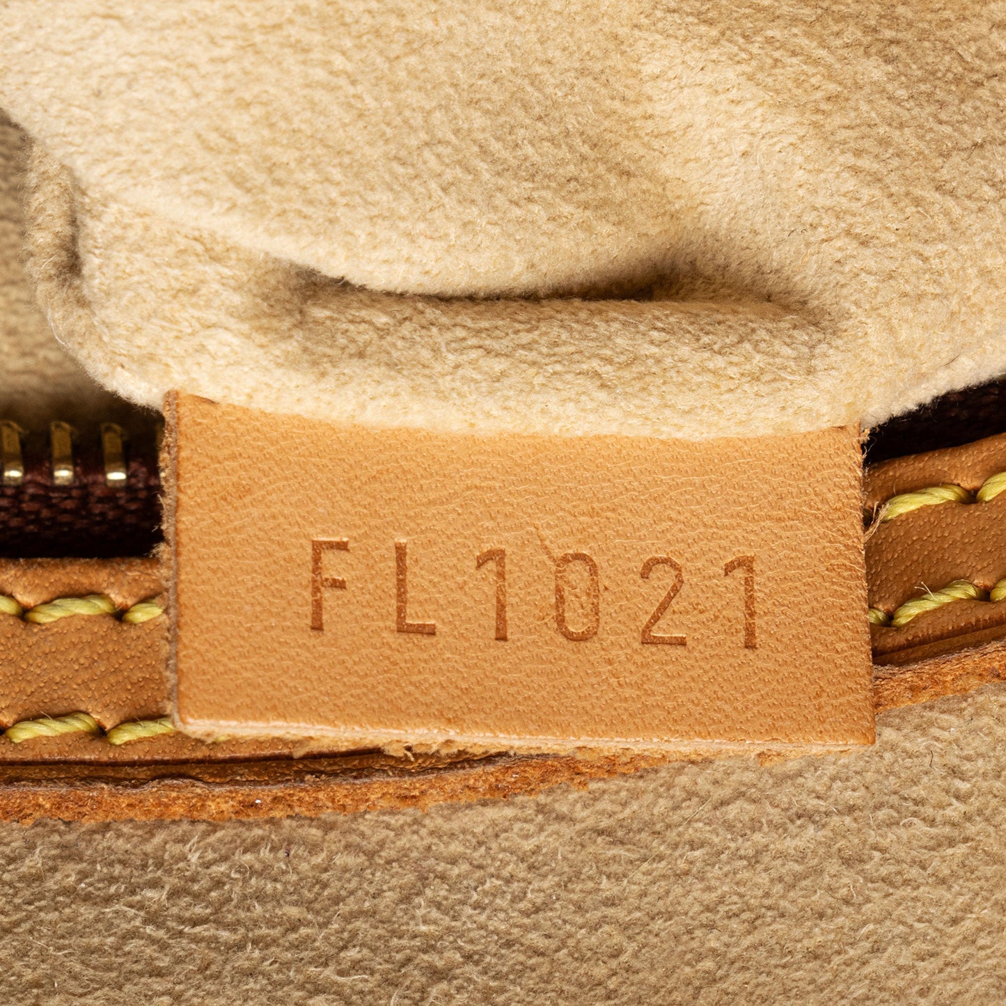 Louis Vuitton Vintage Monogram Canvas Looping MM Shoulder Bag (SHF-3bbaoG)