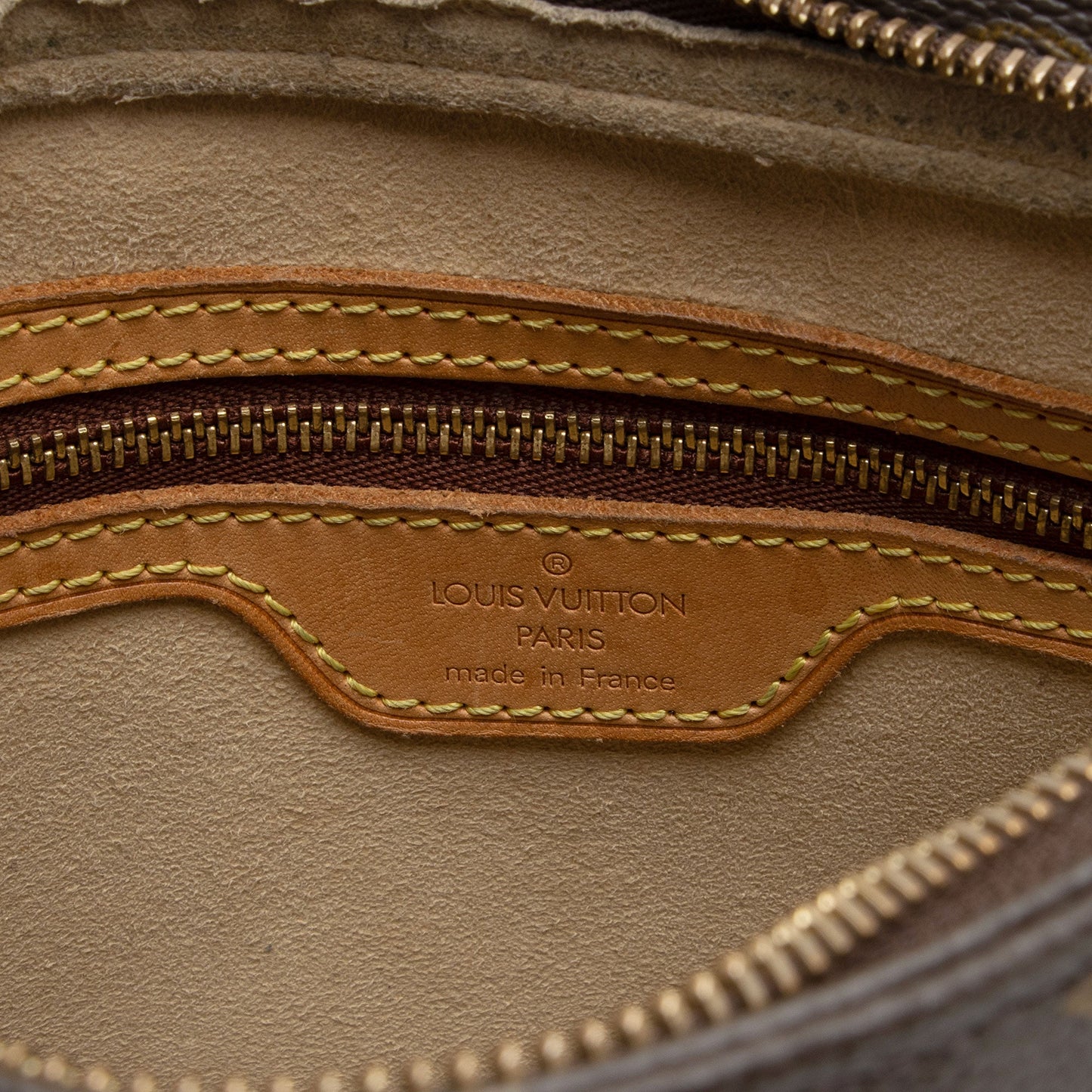 Louis Vuitton Vintage Monogram Canvas Looping MM Shoulder Bag (SHF-3bbaoG)