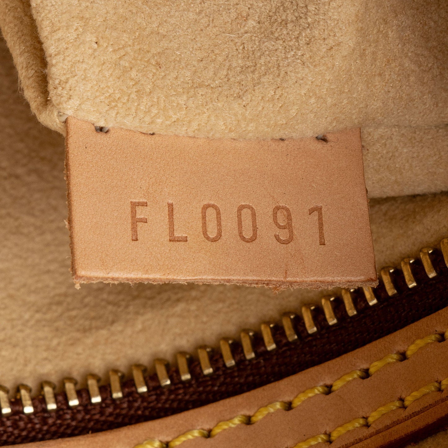 Louis Vuitton Vintage Monogram Canvas Looping MM Shoulder Bag (SHF-f9pQKf)