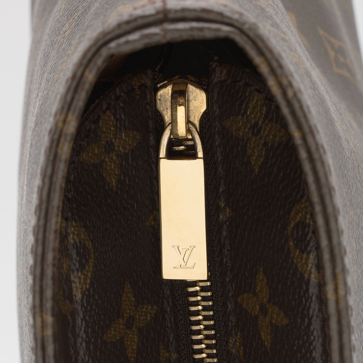 Louis Vuitton Vintage Monogram Canvas Luco Tote (SHF-dm5N1L)
