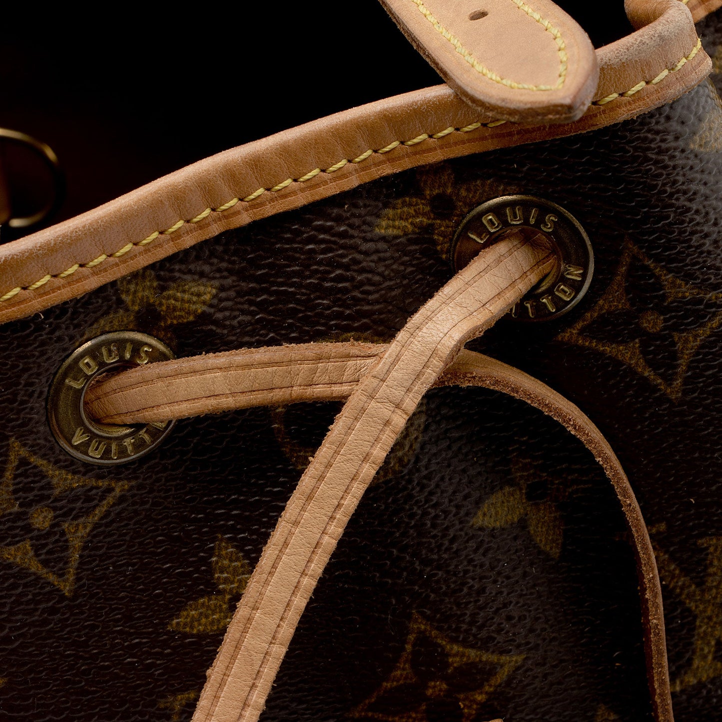 Louis Vuitton Vintage Monogram Canvas Montsouris PM Backpack (SHF-GdmYAF)