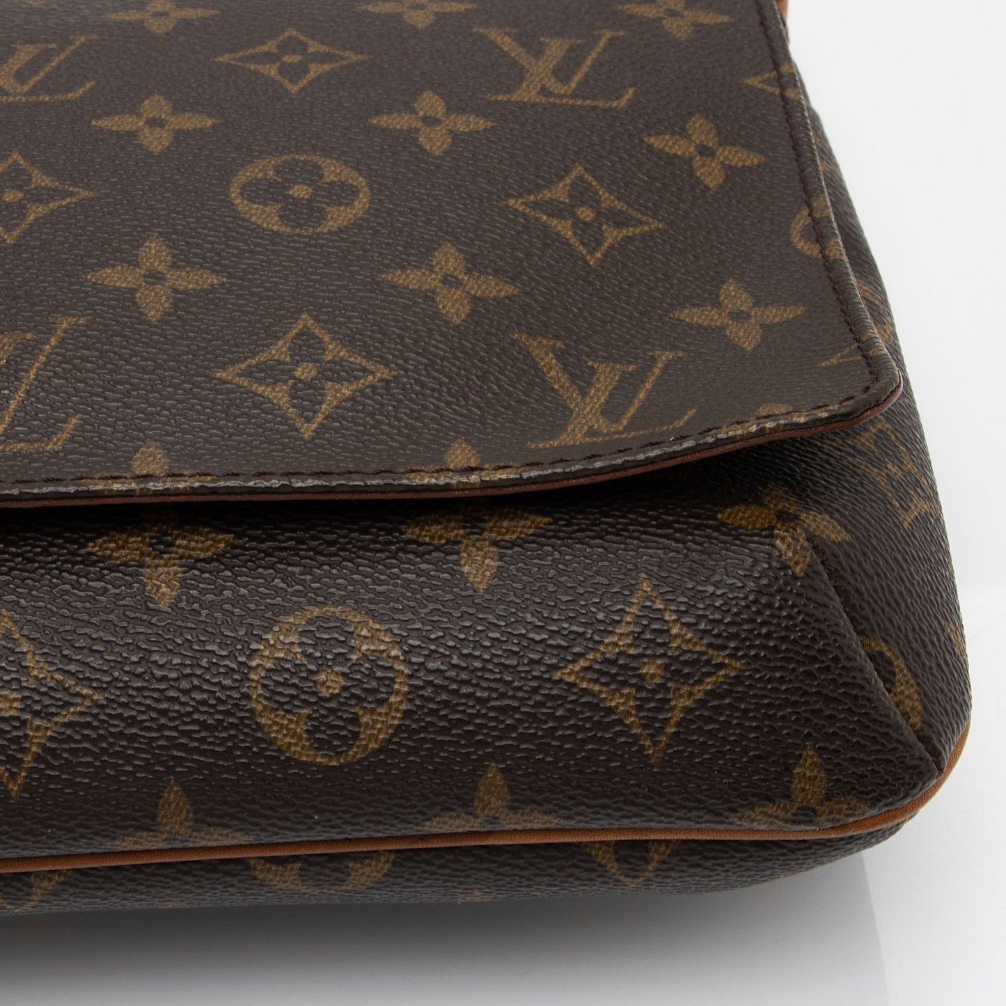 Louis Vuitton Vintage Monogram Canvas Musette Tango Shoulder Bag (SHF-KMDI1u)