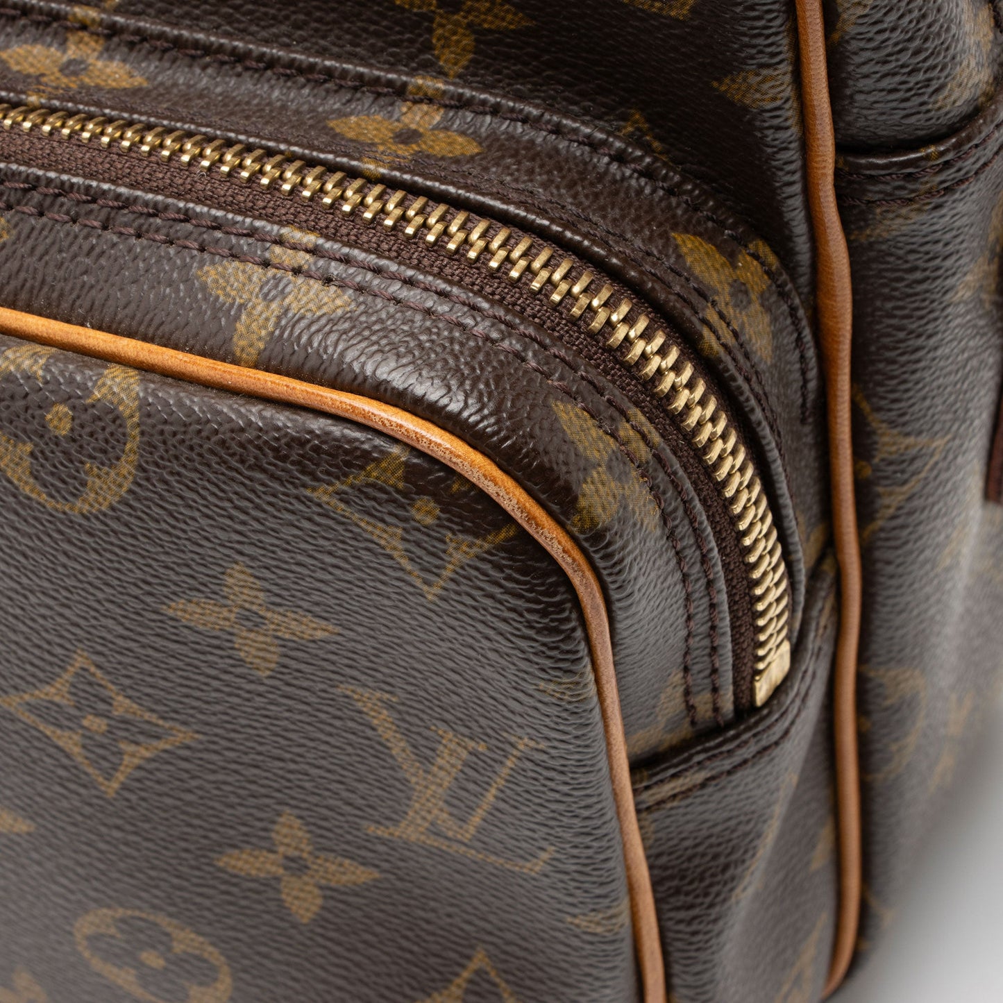 Louis Vuitton Vintage Monogram Canvas Nile MM Messenger