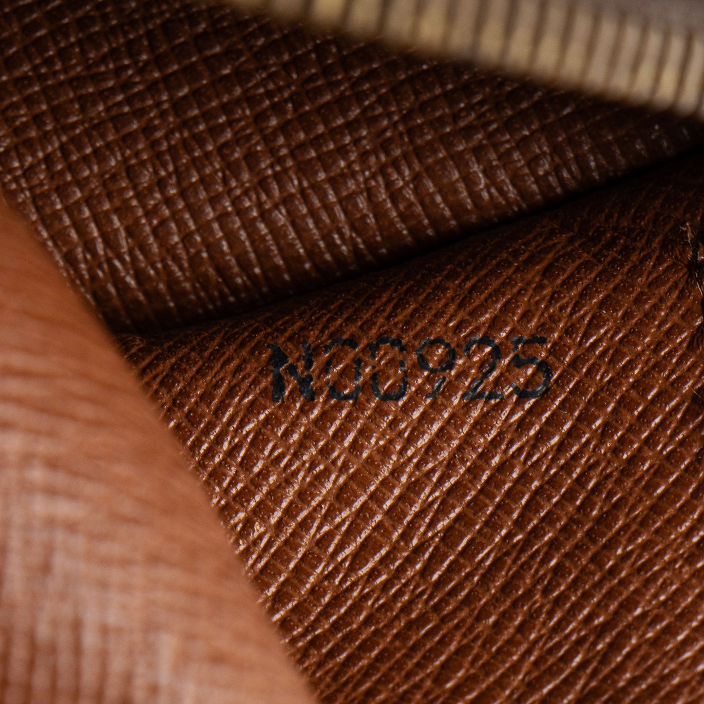 Louis Vuitton Vintage Monogram Canvas Papillon 26 Satchel