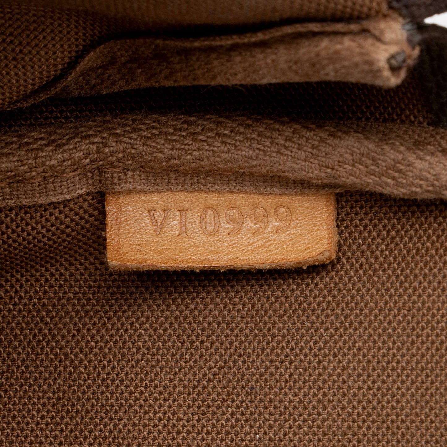 Louis Vuitton Vintage Monogram Canvas Pochette Accessoires (SHF-ABGljf)