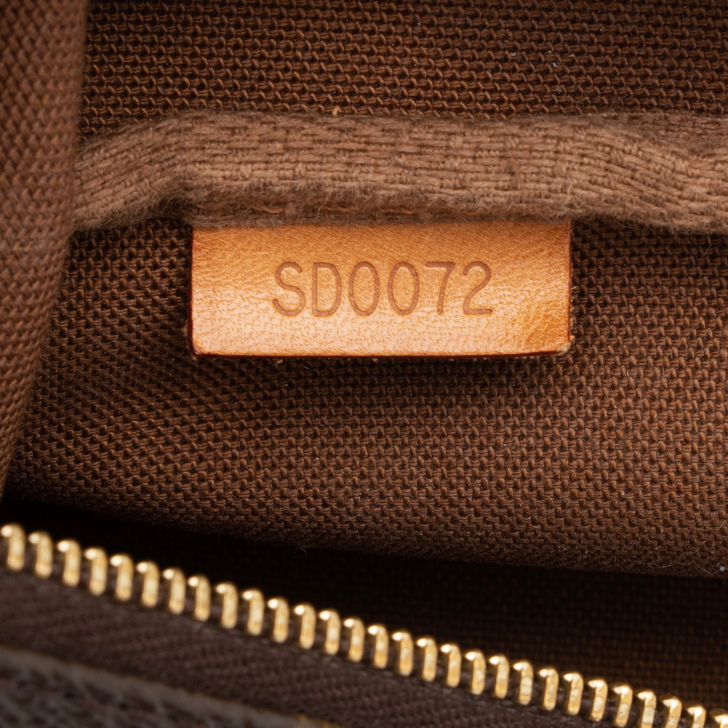 Louis Vuitton Vintage Monogram Canvas Pochette Accessoires (SHF-kxGSqx)