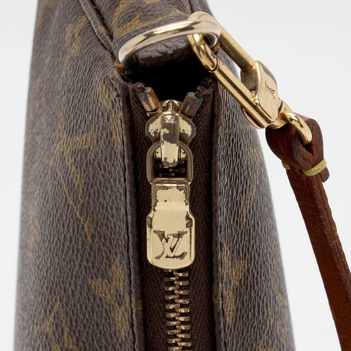 Louis Vuitton Vintage Monogram Canvas Pochette Accessoires (SHF-qlTtgC)