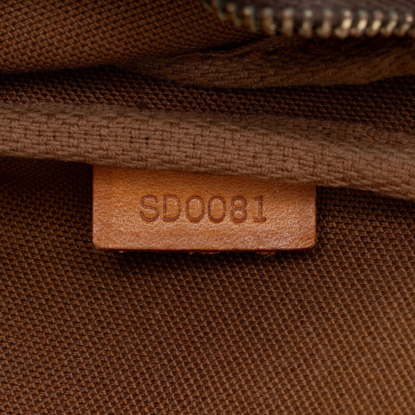 Louis Vuitton Vintage Monogram Canvas Pochette Accessoires (SHF-qlTtgC)