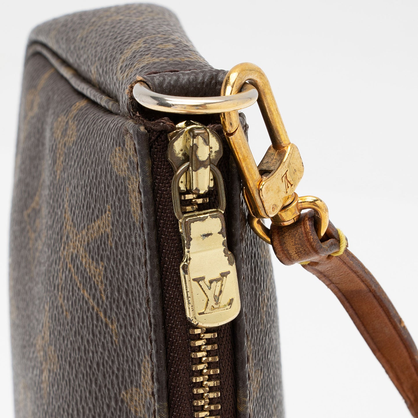 Louis Vuitton Vintage Monogram Canvas Pochette Accessoires (SHF-WaFhRd)