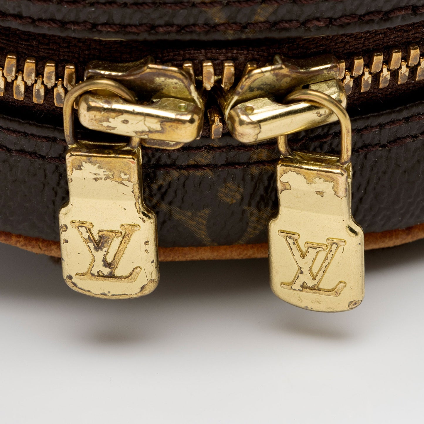 Louis Vuitton Vintage Monogram Canvas Pochette Gange Sling Bag (SHF-pkhPwp)
