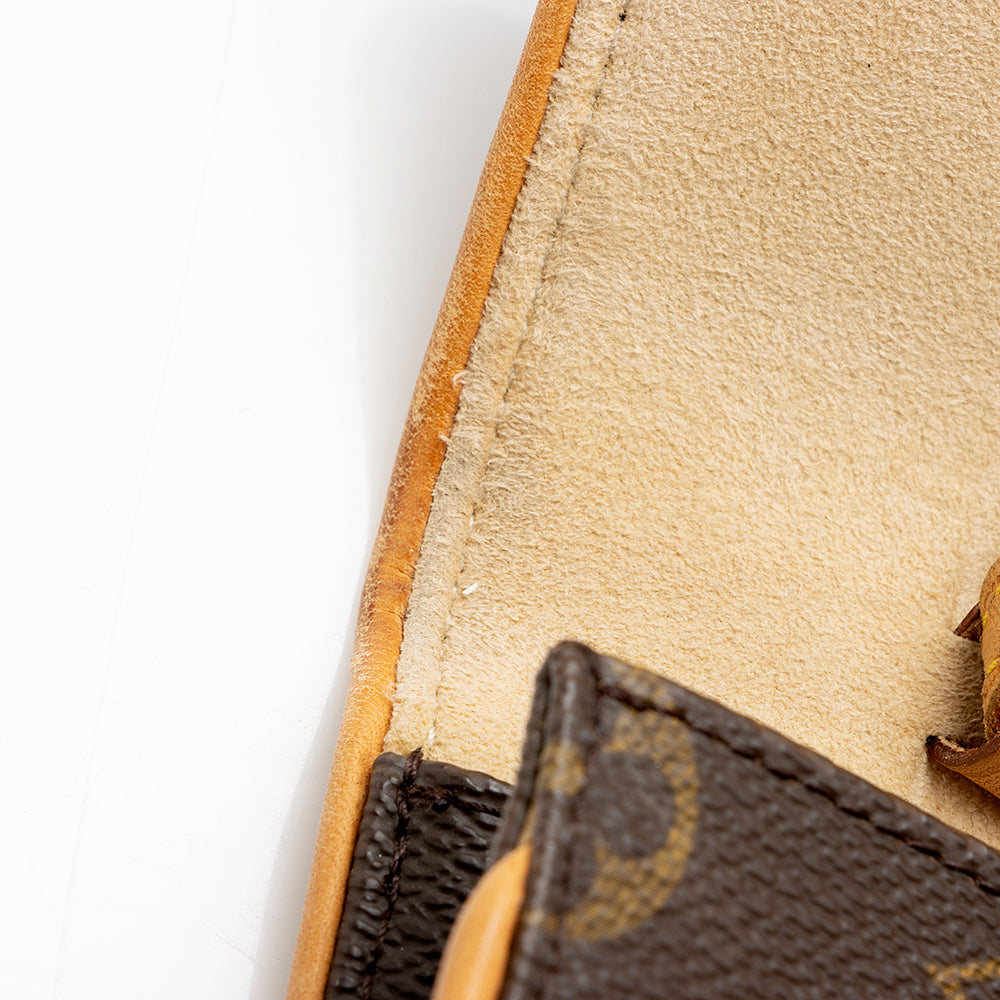 Louis Vuitton Vintage Monogram Canvas Pochette Twin GM Shoulder Bag (SHF-20313)