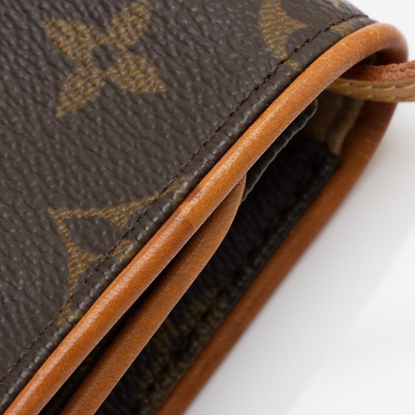 Louis Vuitton Vintage Monogram Canvas Pochette Twin GM Shoulder Bag (SHF-iI4YGp)