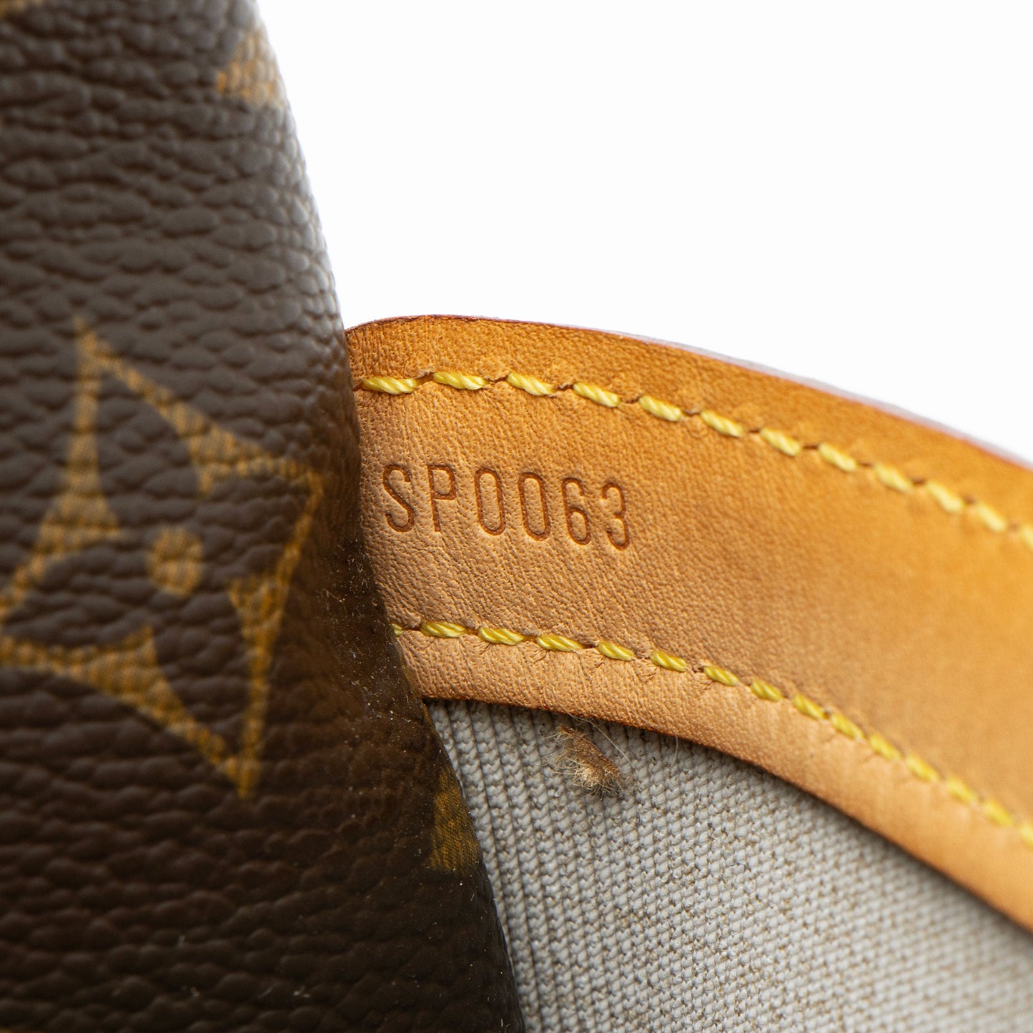 Louis Vuitton Vintage Monogram Canvas Reporter PM Messenger (SHF-TKExtY)