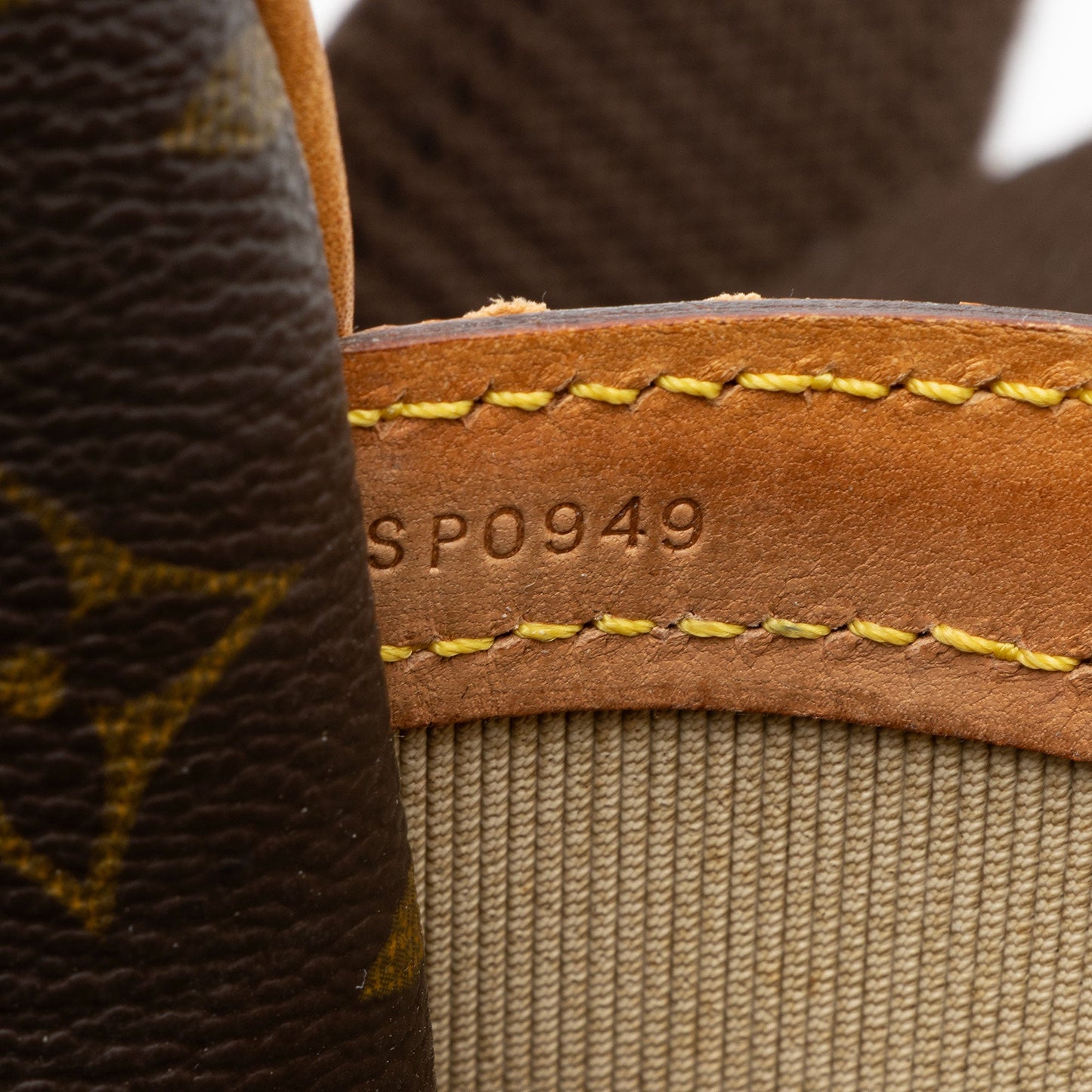Louis Vuitton Vintage Monogram Canvas Reporter PM Messenger