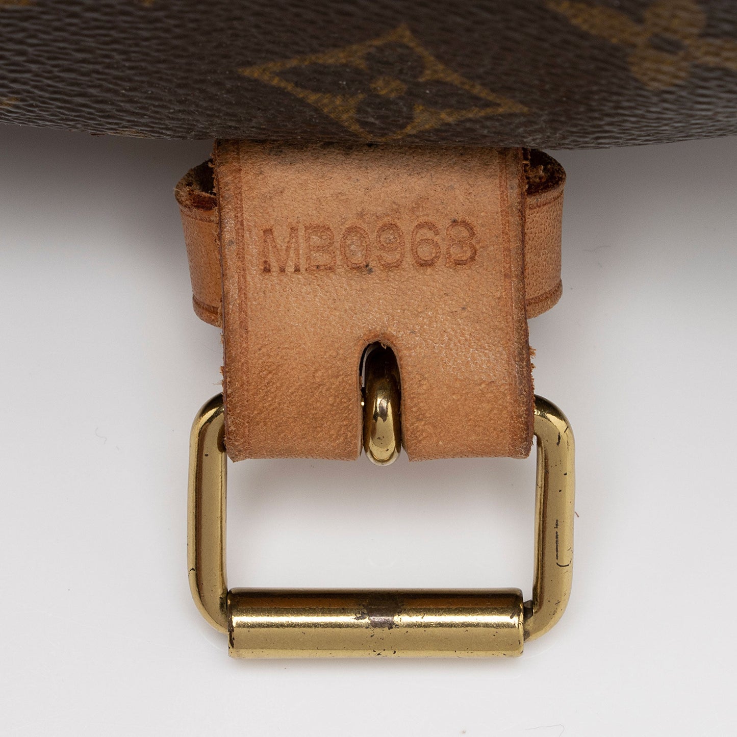 Louis Vuitton Vintage Monogram Canvas Saumur 35 Messenger Bag (SHF-523WYh)