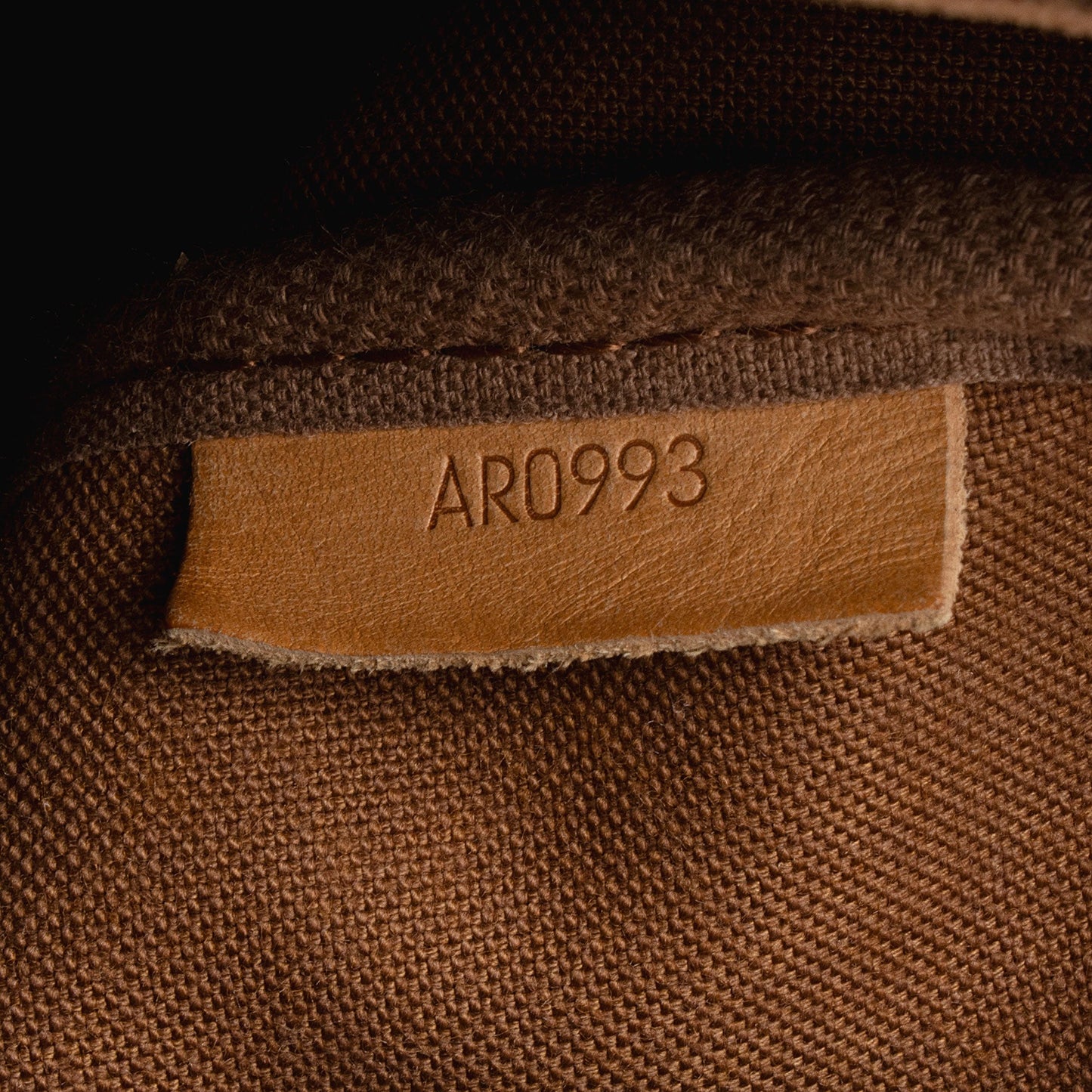 Louis Vuitton Vintage Monogram Canvas Saumur 35 Messenger Bag (SHF-Tk3PjK)