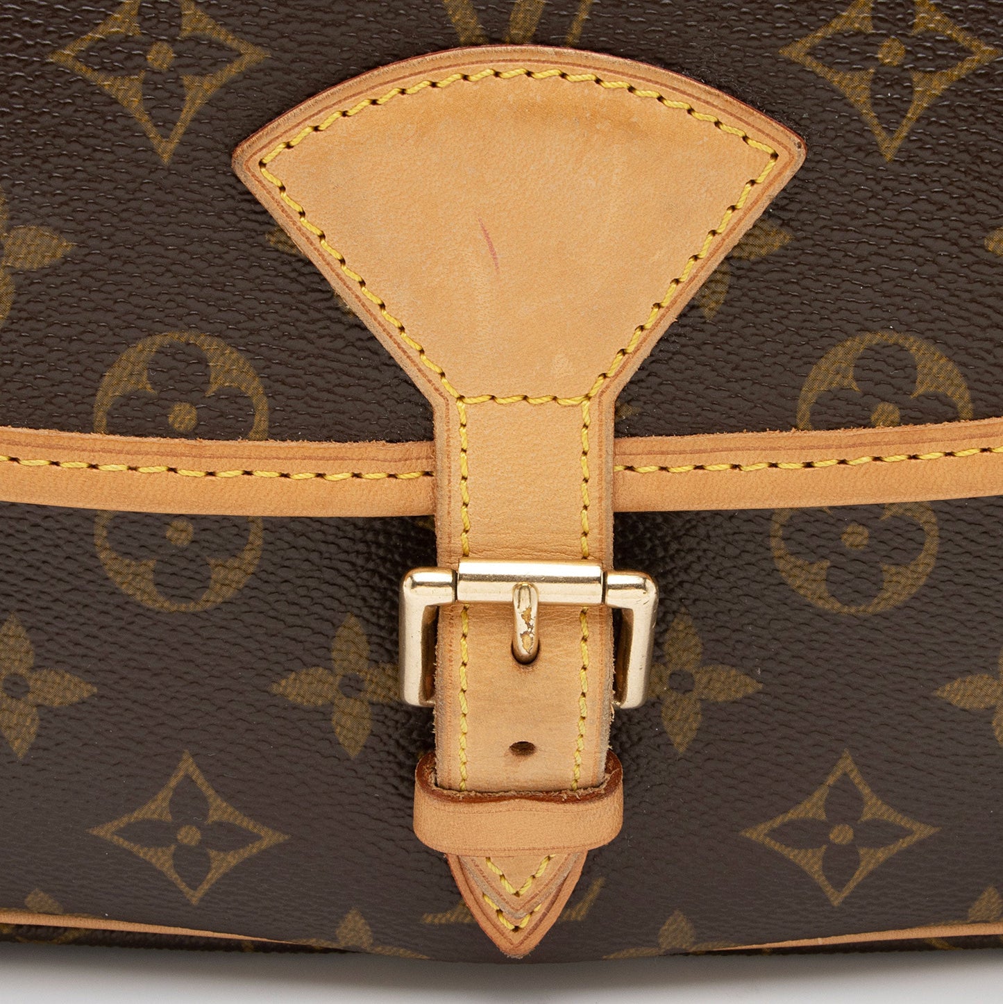 Louis Vuitton Vintage Monogram Canvas Sologne Shoulder Bag (SHF-LA2I2e)