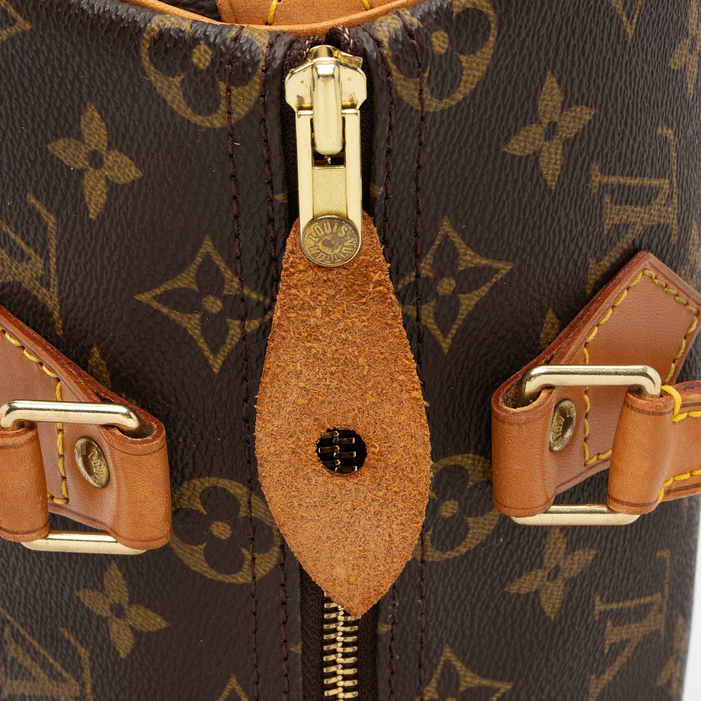 Louis Vuitton Vintage Monogram Canvas Speedy 25 Satchel (SHF-vnaAGt)