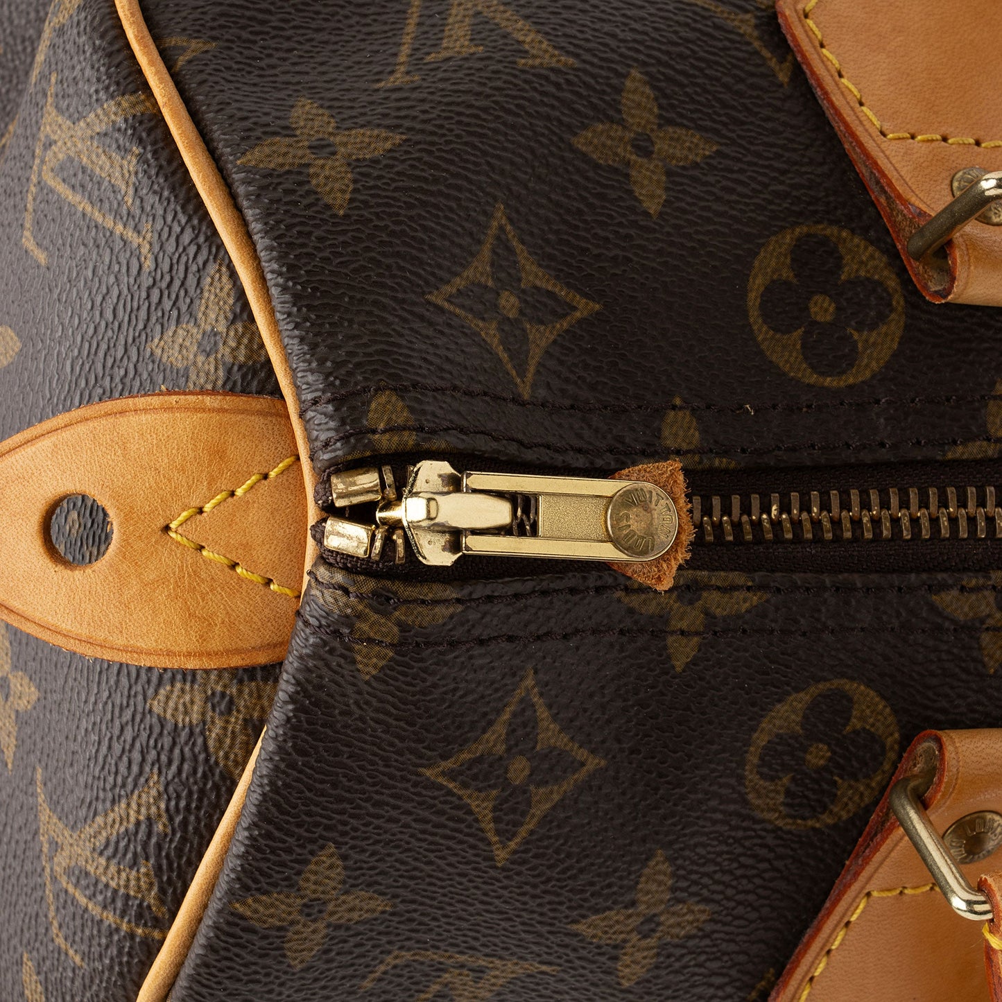 Louis Vuitton Vintage Monogram Canvas Speedy 30 Satchel -  (SHF-VUH7fs)