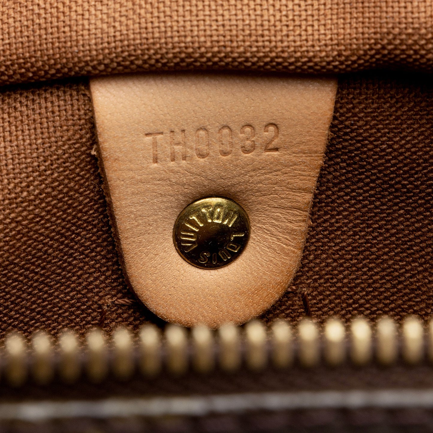 Louis Vuitton Vintage Monogram Canvas Speedy 30 Satchel (SHF-S4oifV)