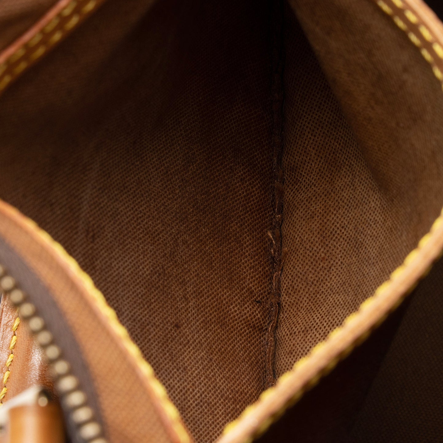 Louis Vuitton Vintage Monogram Canvas Speedy 35 Satchel (SHF-22734)