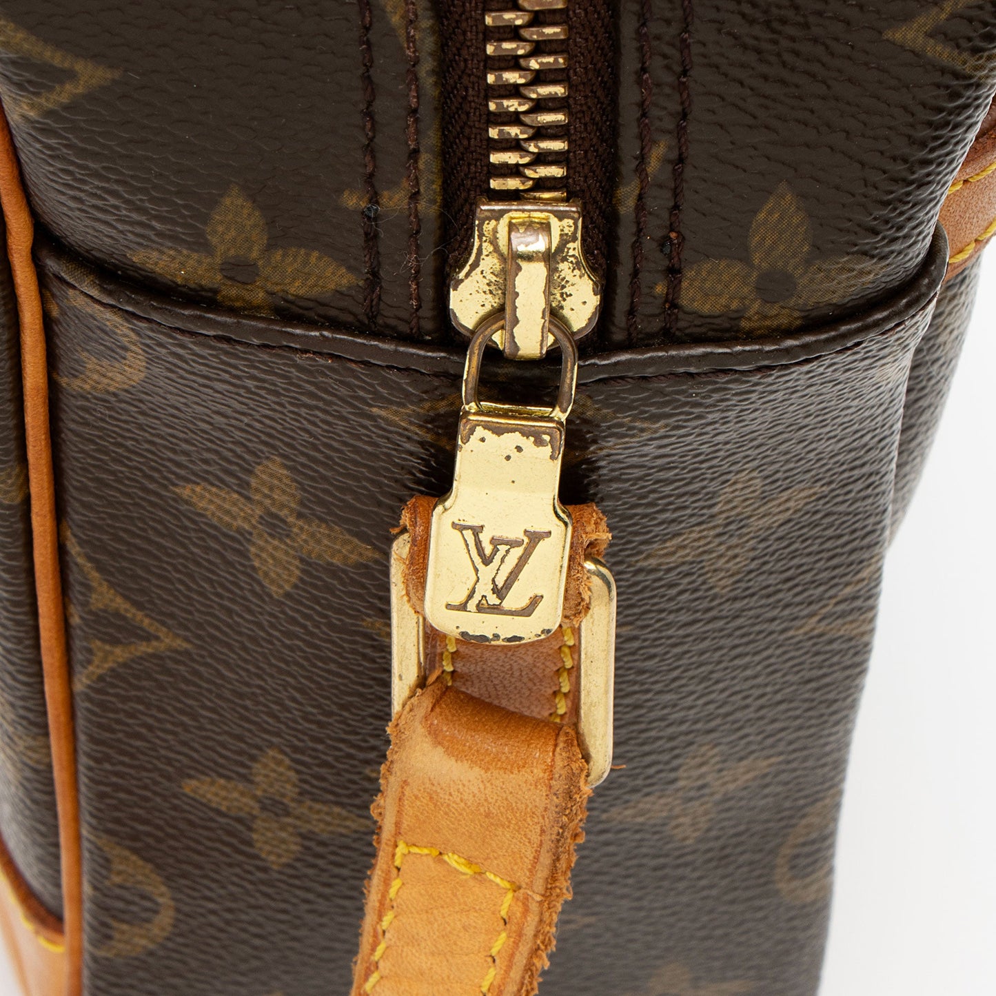 Louis Vuitton Vintage Monogram Canvas Trocadero 30 Shoulder Bag (SHF-P4BReF)