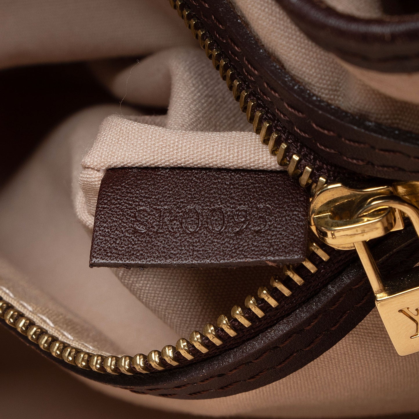 Louis Vuitton Vintage Monogram Mini Lin Lucille GM Tote (SHF-a6fYKx)