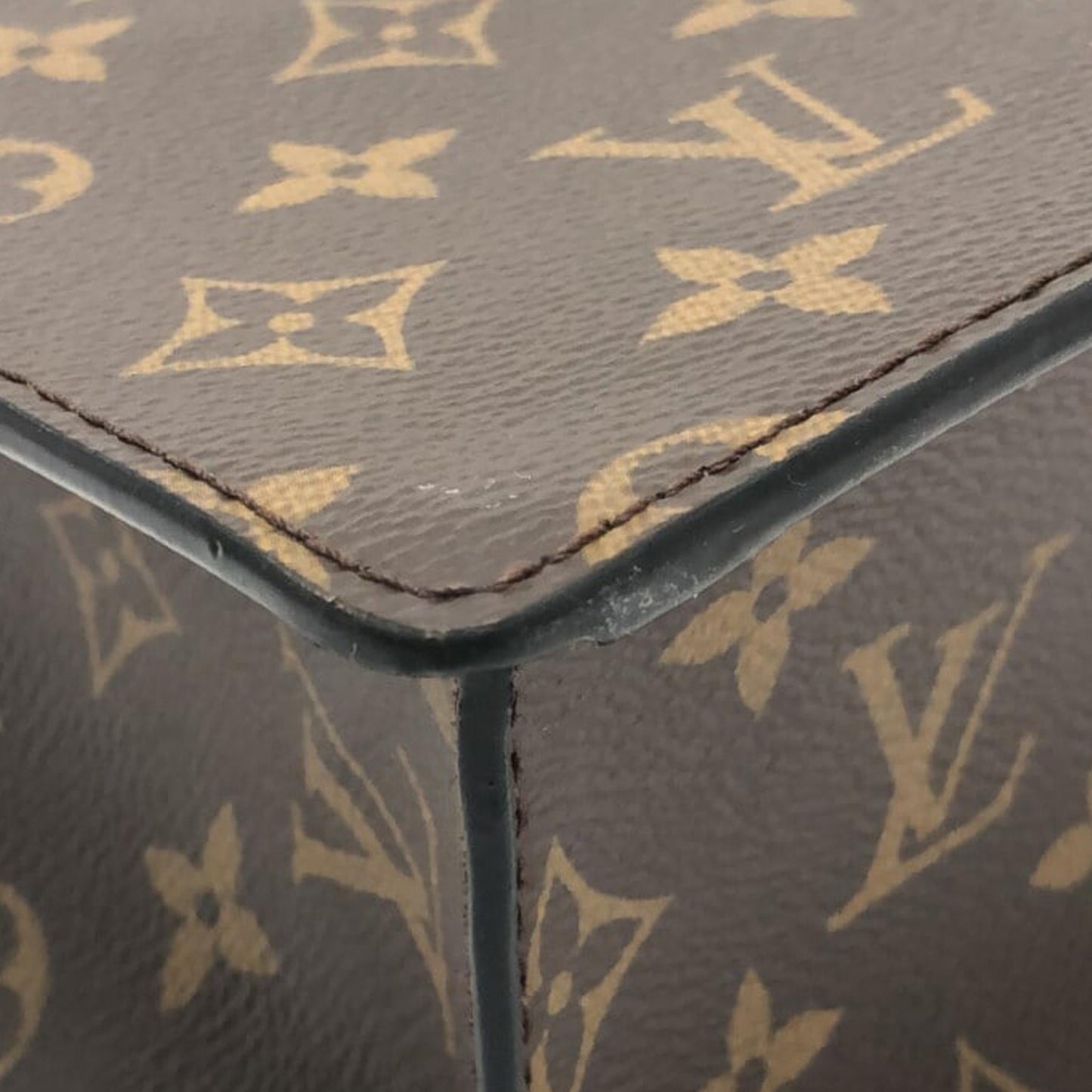 Louis Vuitton x Virgil Abloh Monogram Zoooom With Friends Sac Plat (SHG-Gnx5yd)