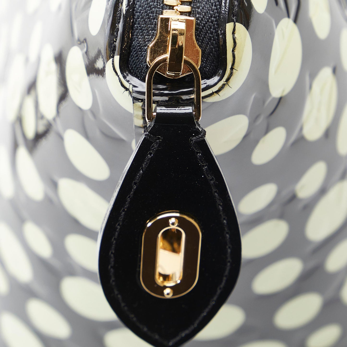 Louis Vuitton x Yayoi Kusama Monogram Infinity Dots Lockit MM (SHG-9BG6Xo)