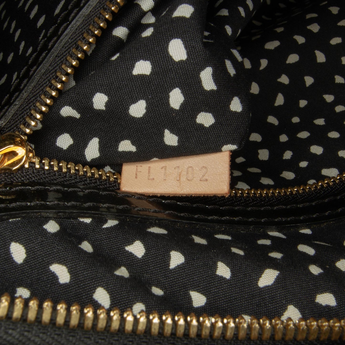 Louis Vuitton x Yayoi Kusama Monogram Infinity Dots Lockit MM (SHG-8EN3I1)