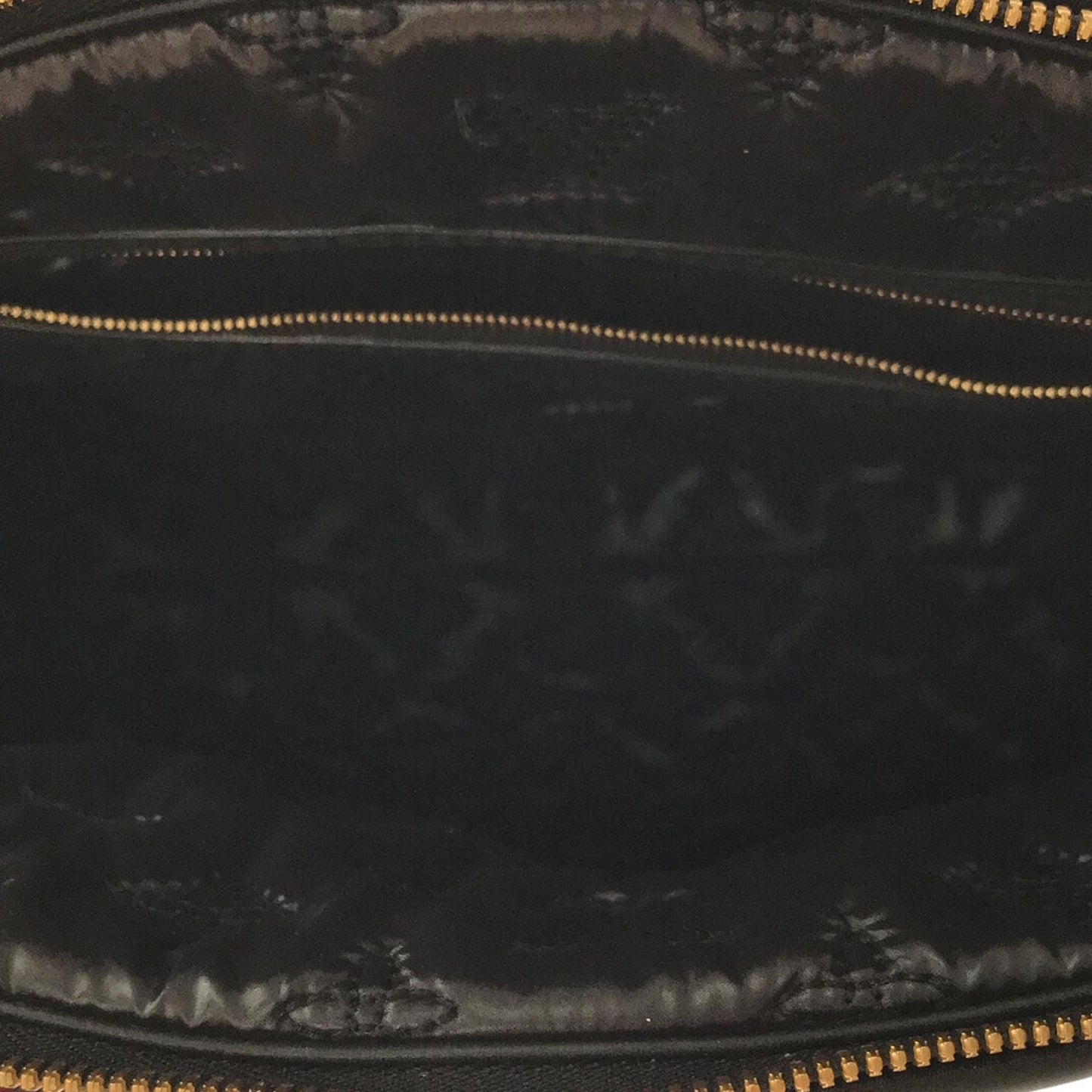 Louis Vuitton x Yayoi Kusama Monogram Infinity Dots Lockit Vertical MM (SHG-t3OX0e)