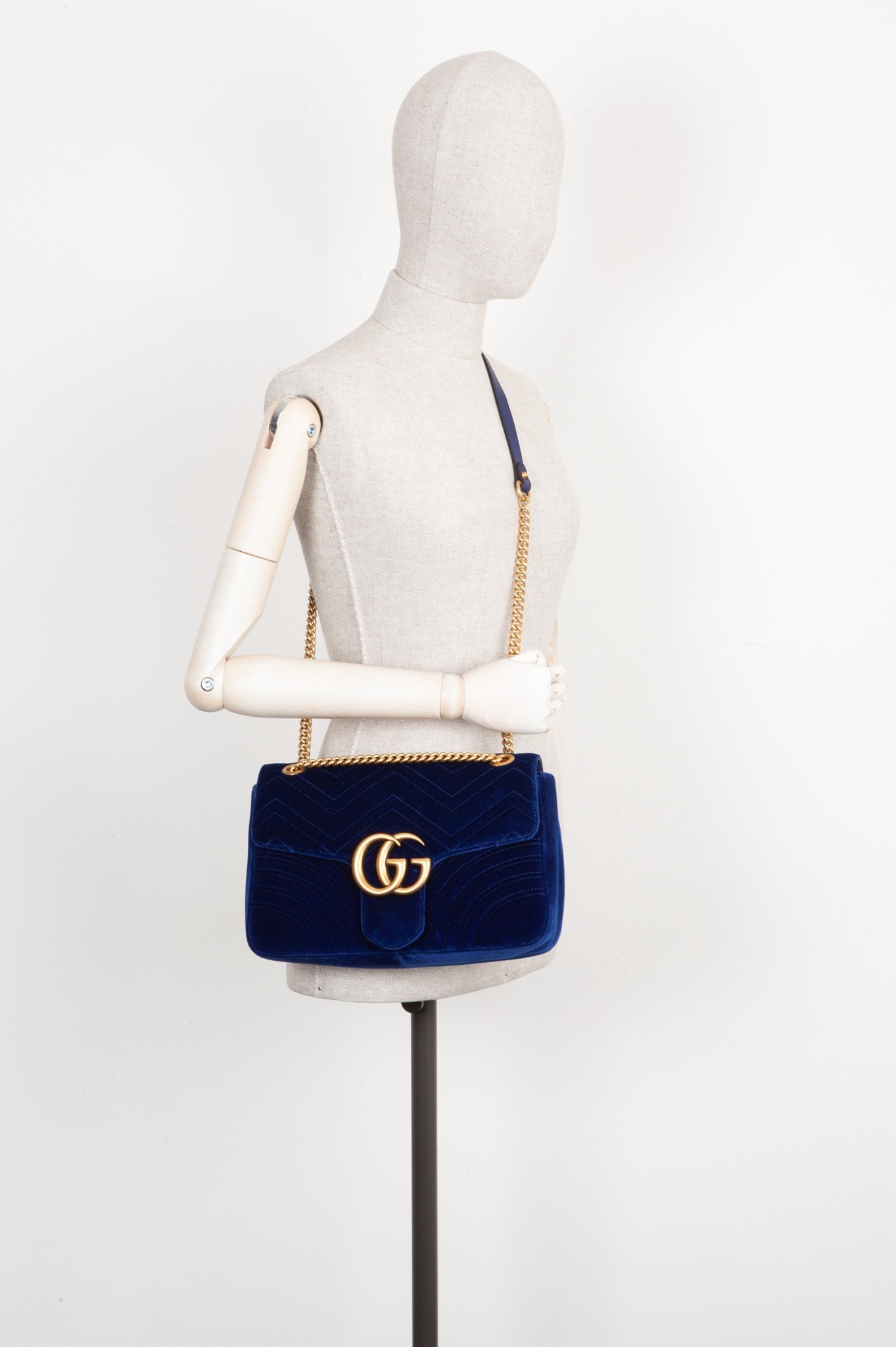 Luxury Gucci Trending 2025 Marmont Bag Medium Velvet  Blue