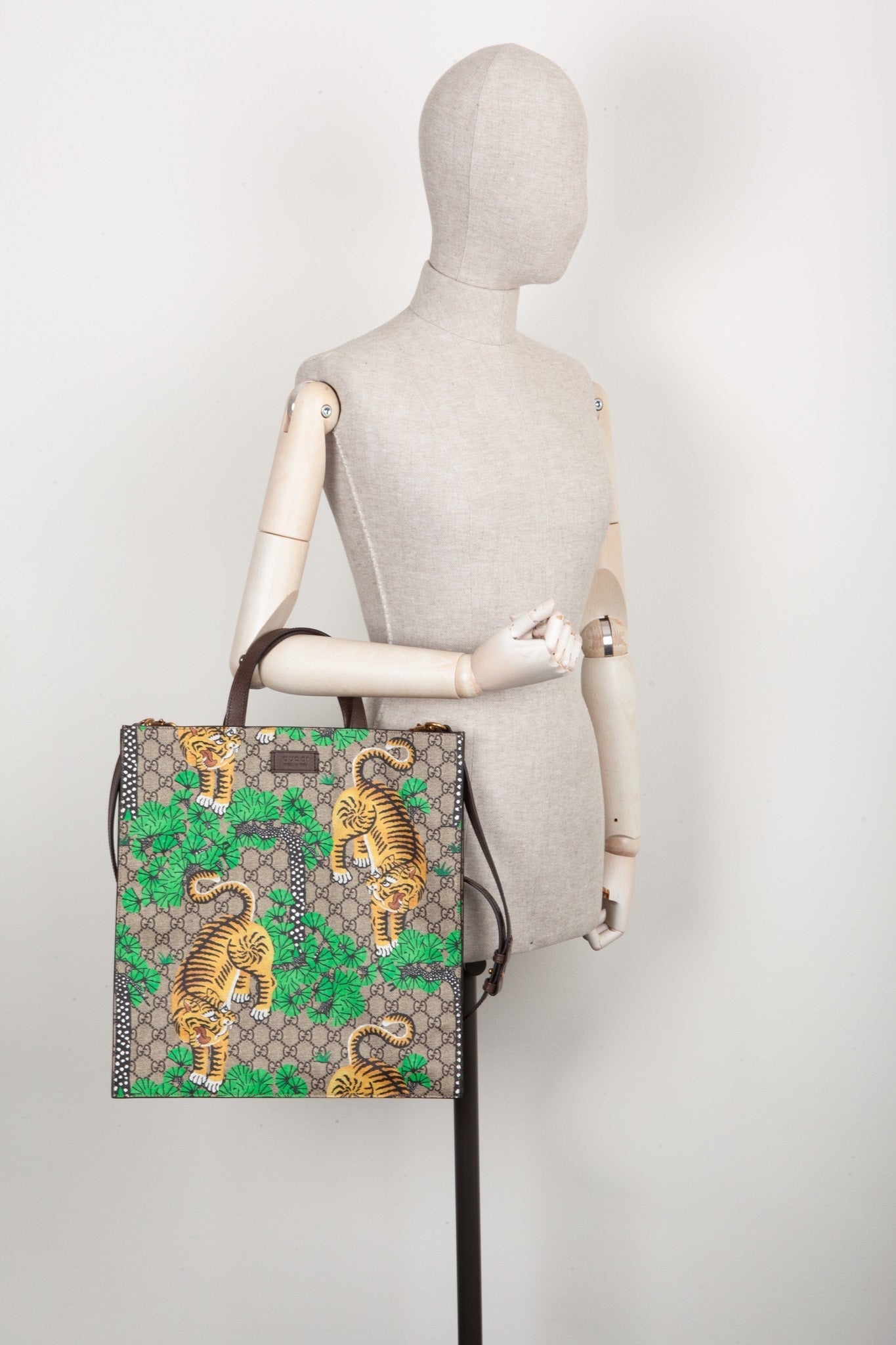 Luxury Gucci Trending 2025 Convertible Soft Open Tote Bengal Print GG Canvas