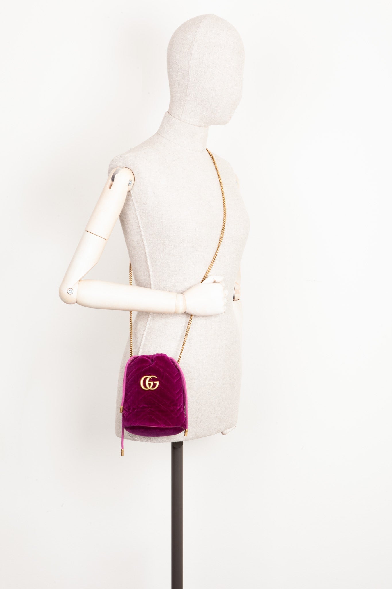Luxury Gucci Trending 2025 Mini GG Marmont Bucket Bag Purple Velvet