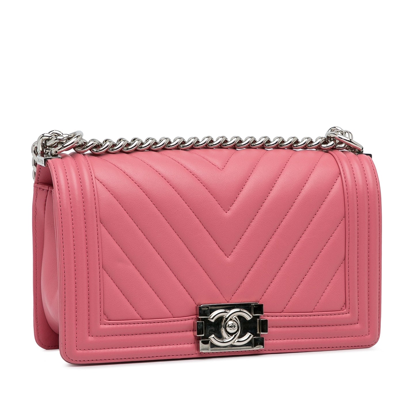 Luxury Chanel Boy Flap Medium Pink Chevron Lambskin Silver