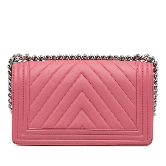 Luxury Chanel Boy Flap Medium Pink Chevron Lambskin Silver