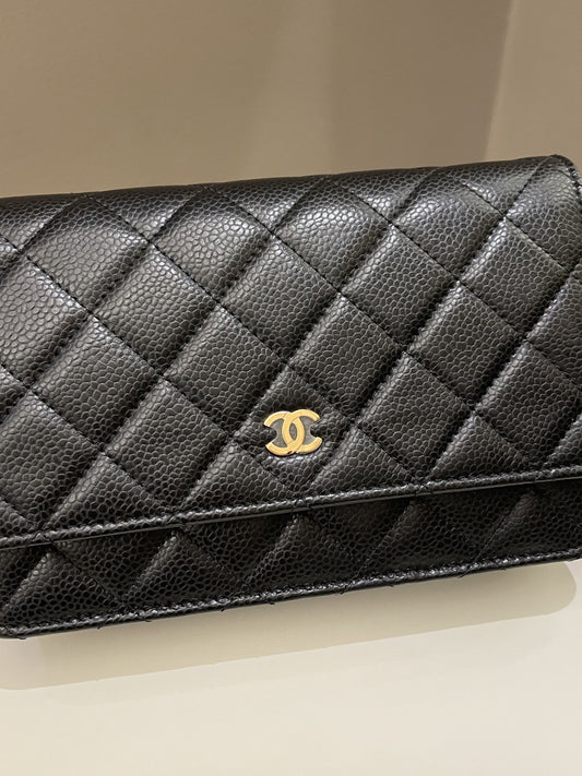 Luxury Chanel Classic Quilted Wallet on Chain Black Caviar