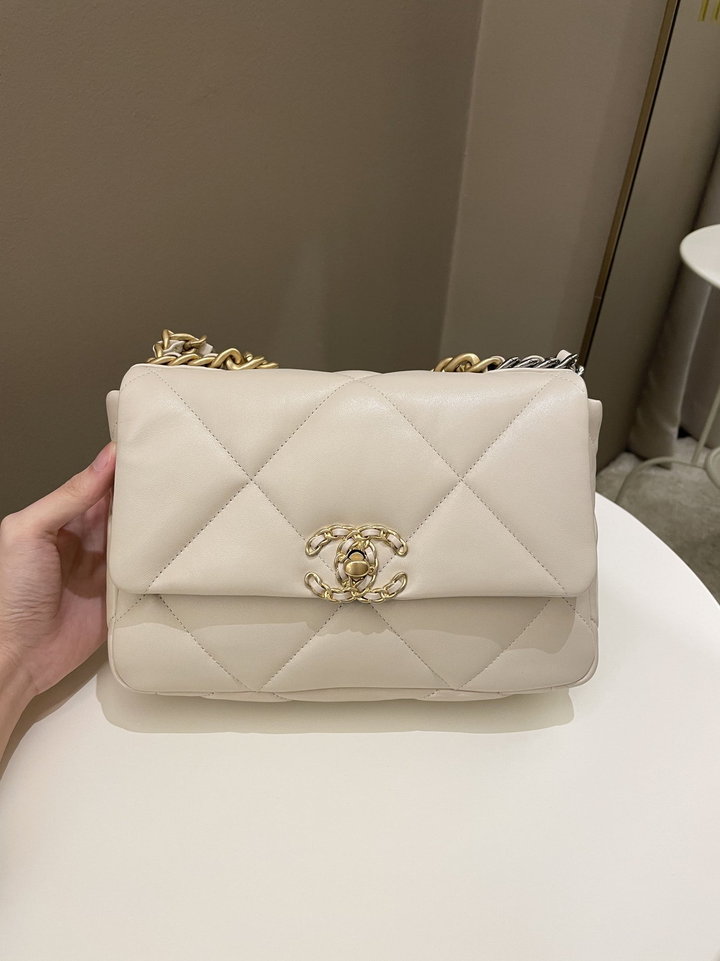 Luxury Chanel 19 Flap Bag Beige Lambskin
